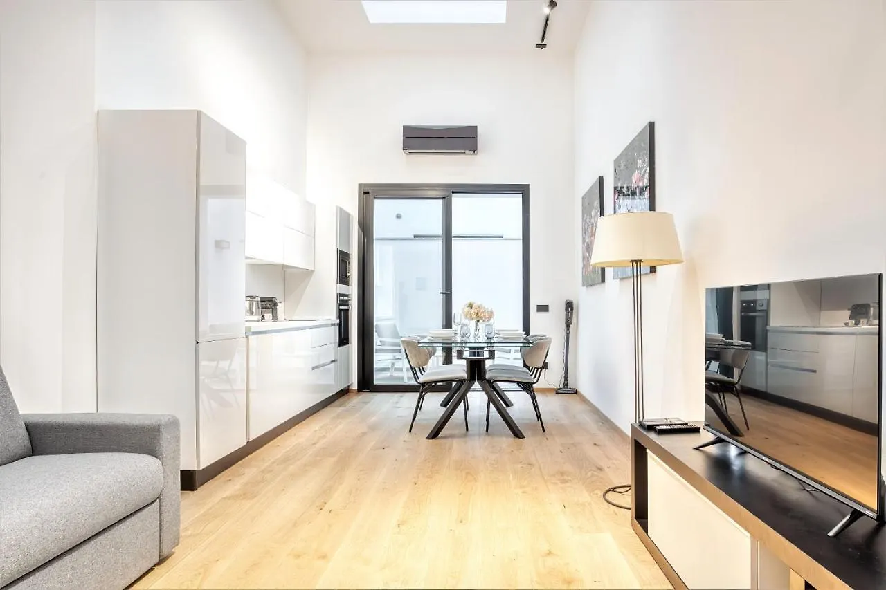 Winter Garden - Milan Isola - Via Pastrengo Apartment 0*,  Italy