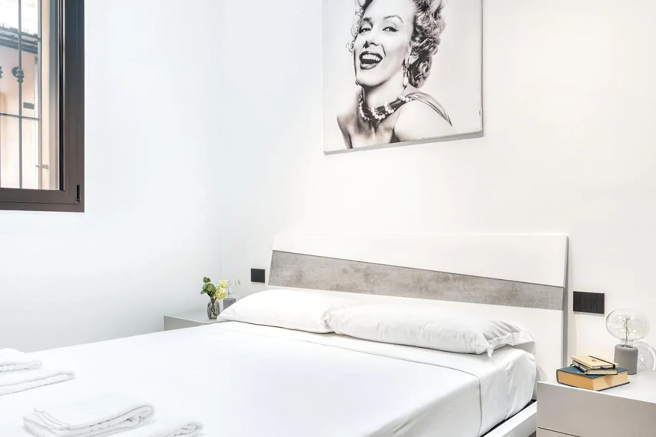 Winter Garden - Milan Isola - Via Pastrengo Apartment 0*,  Italy
